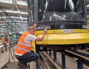 Als Ingenieur in Berlin bei den Verkehrsbetrieben© Kersten & Partner