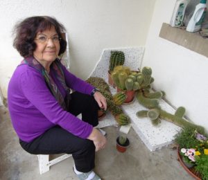 Eva Opitz mit ihren Kakteen©privat