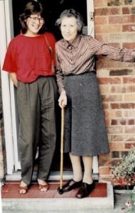 In Chichester- Eva Opitz mit Elisabeth Jakoby©privat